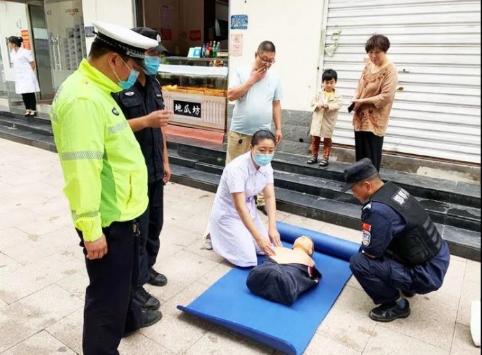 心肺复苏——特警战士们的新技能