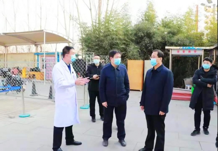 区委书记侯有民到我院调研检查疫情防控工作