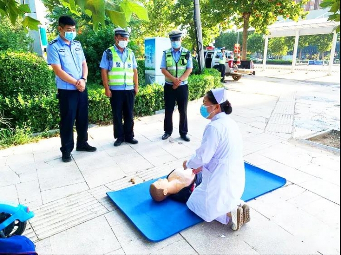 学习心肺复苏 出手急救你也可以——永年区第一医院急救知识宣讲团深入一线执勤点